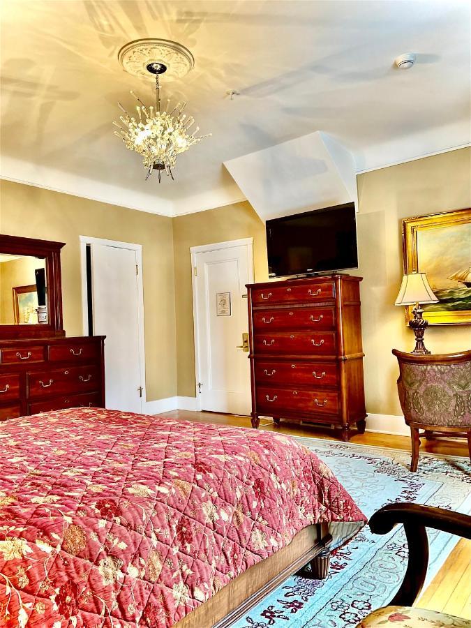 Monroe House Executive Guest Suites San Juan de Terranova Exterior foto