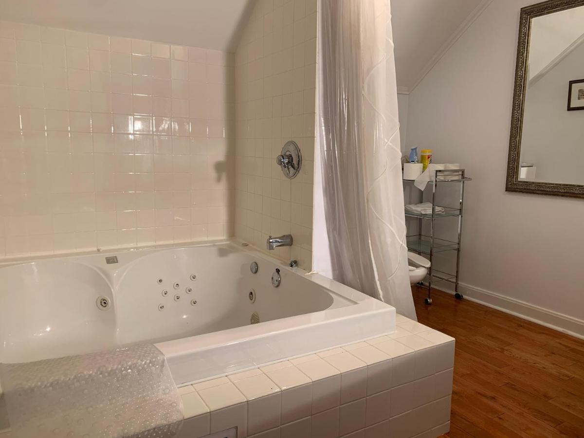 Monroe House Executive Guest Suites San Juan de Terranova Exterior foto
